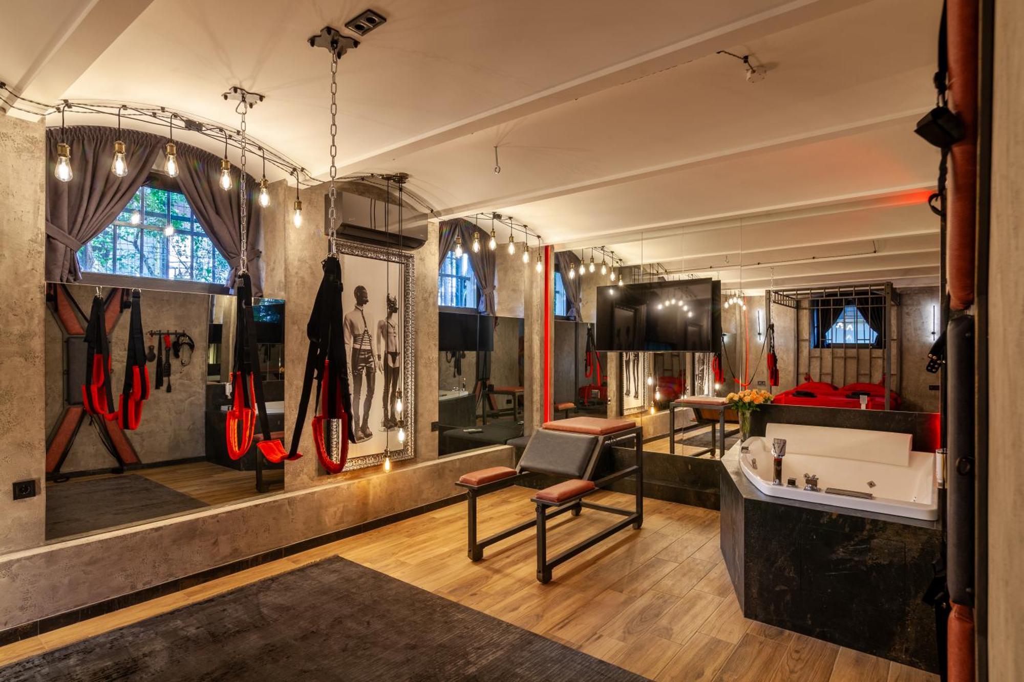 Royal Hot Jucuzzi Apartment Lviv Luaran gambar