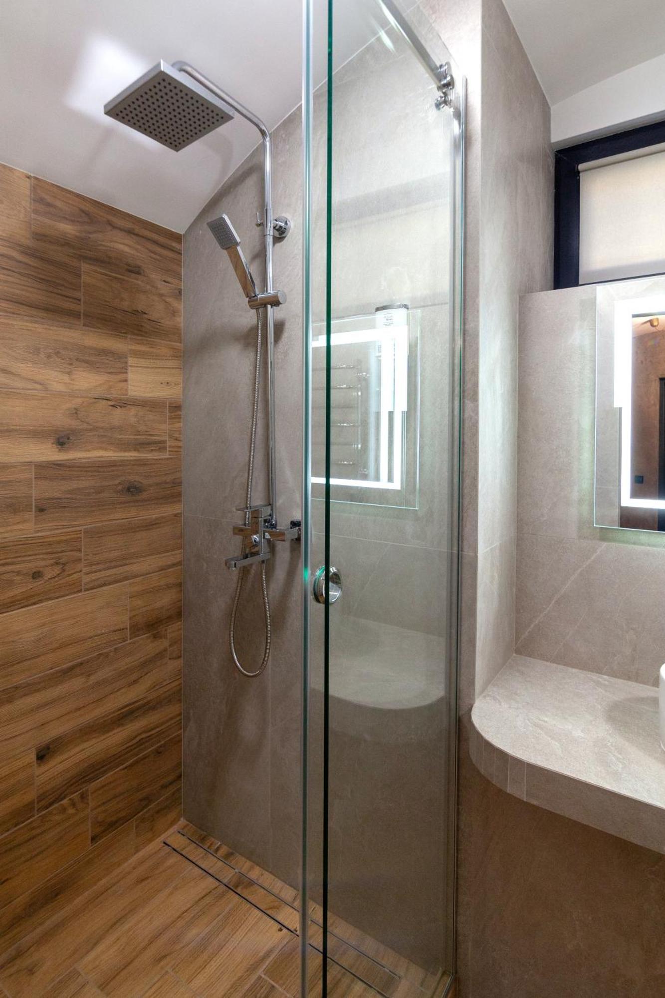 Royal Hot Jucuzzi Apartment Lviv Luaran gambar
