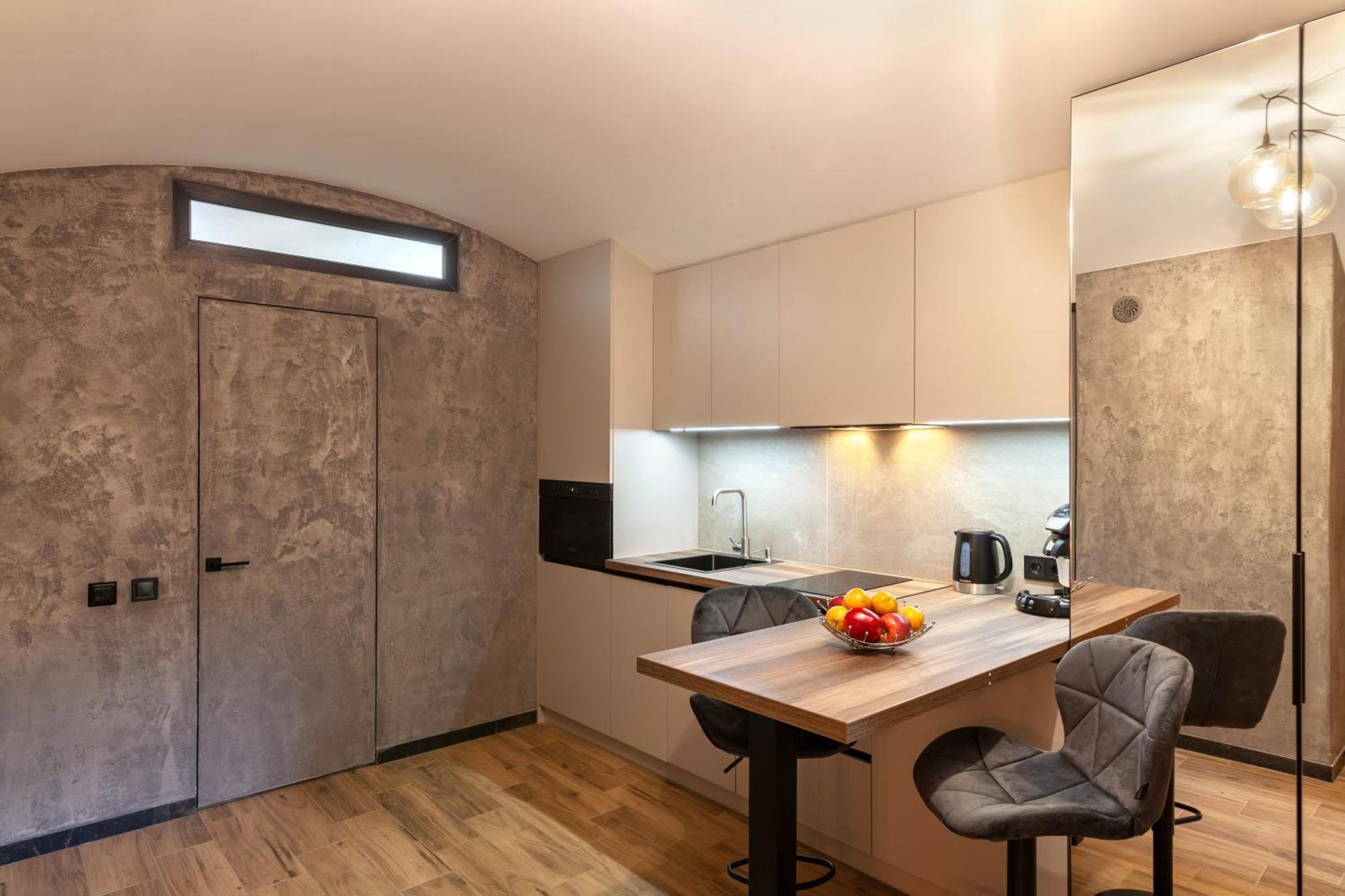 Royal Hot Jucuzzi Apartment Lviv Luaran gambar